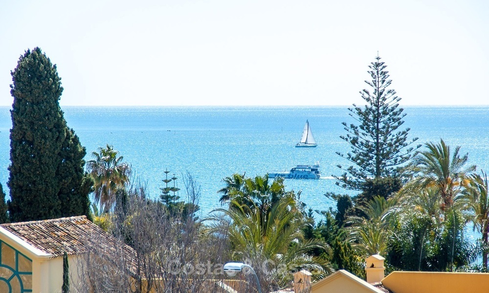 Apartment for sale with sea view on the Golden Mile at walking distance from the beach and Marbella center 2643