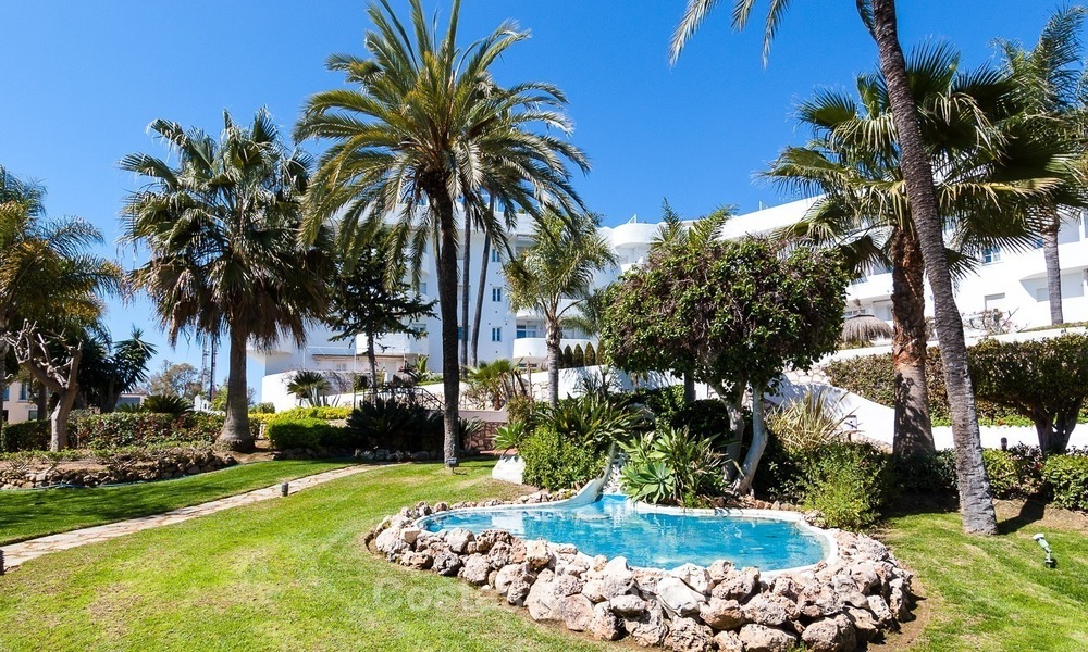Apartment for sale with sea view on the Golden Mile at walking distance from the beach and Marbella center 2648