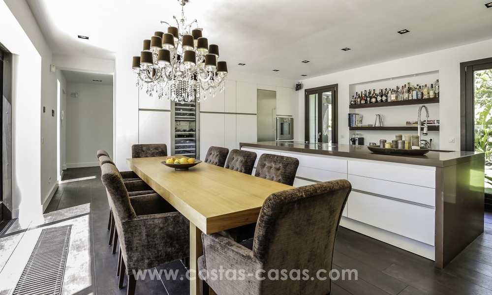 Renovated villa for sale in a Contemporary style, near the beach in Los Monteros, Marbella 2676
