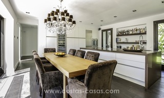 Renovated villa for sale in a Contemporary style, near the beach in Los Monteros, Marbella 2676 