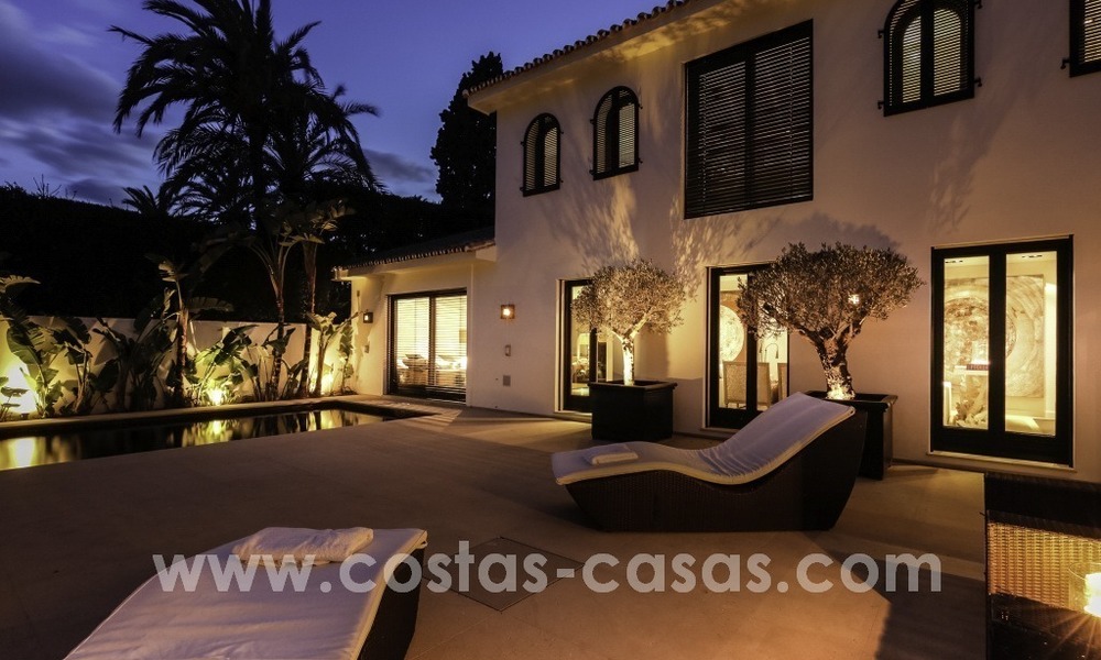 Renovated villa for sale in a Contemporary style, near the beach in Los Monteros, Marbella 2680