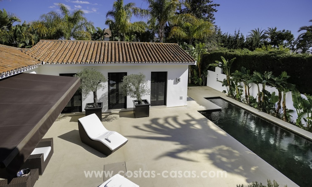 Renovated villa for sale in a Contemporary style, near the beach in Los Monteros, Marbella 2685