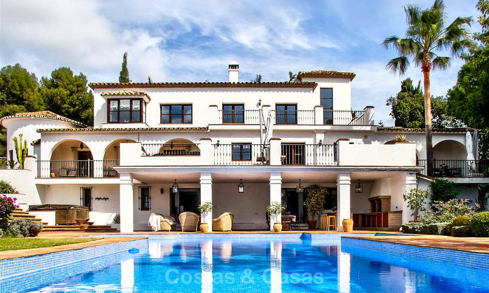 Spacious villa for sale on the Golden Mile in Marbella 3343