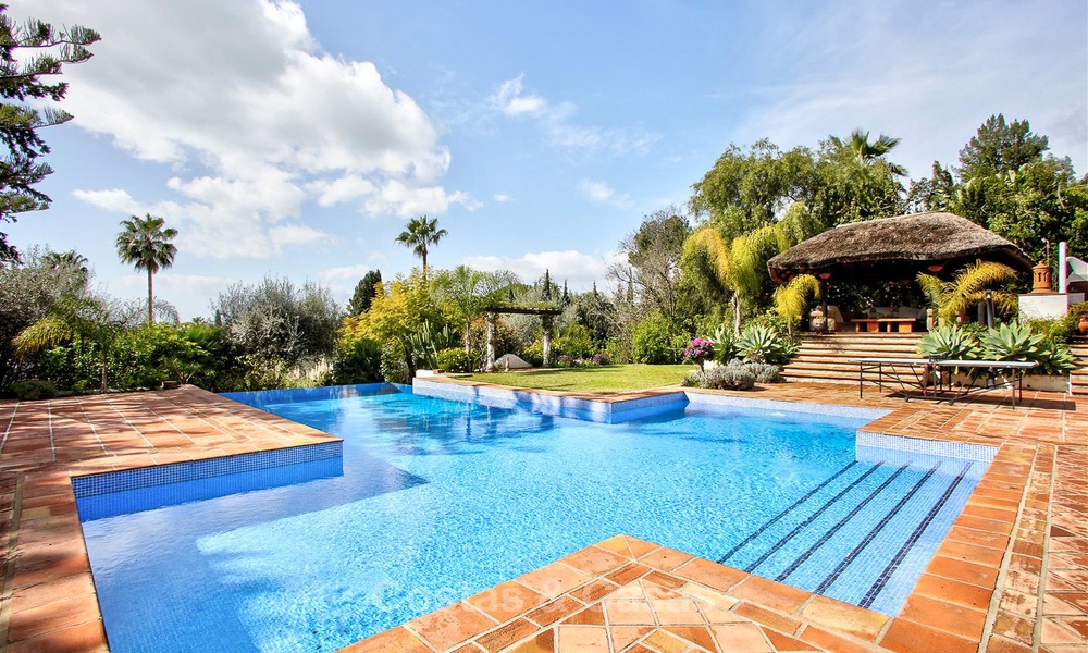 Spacious villa for sale on the Golden Mile in Marbella 3345