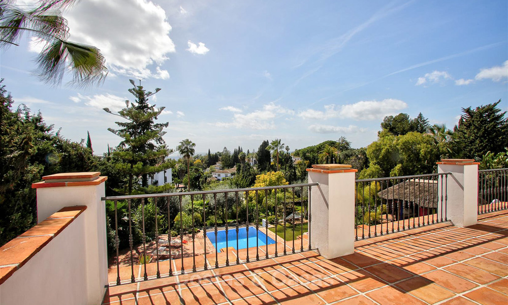 Spacious villa for sale on the Golden Mile in Marbella 3387