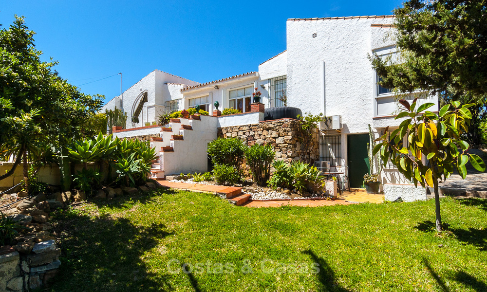 Villa to Be Renovated For Sale in Estepona, Costa del Sol, With Stunning Sea Views and Near The Beach 3185