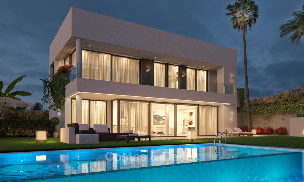 Modern Villa for sale with stunning open Sea Views, 5 minutes' walk to the beach in Estepona 3221