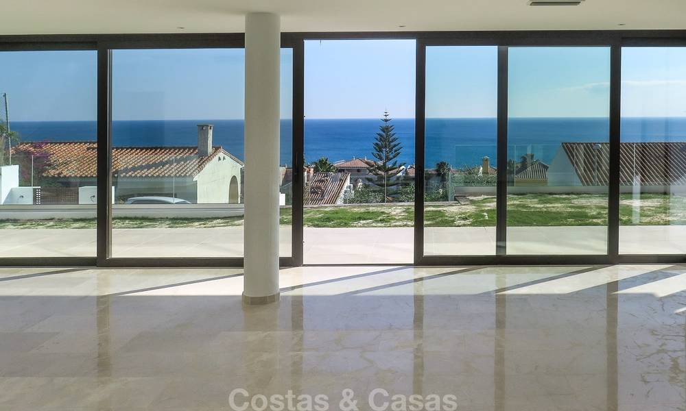 Modern Villa for sale with stunning open Sea Views, 5 minutes' walk to the beach in Estepona 7911