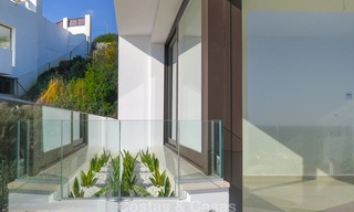 Modern Villa for sale with stunning open Sea Views, 5 minutes' walk to the beach in Estepona 7914 