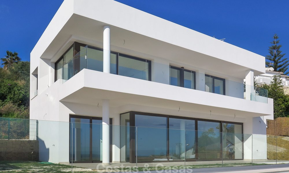 Modern Villa for sale with stunning open Sea Views, 5 minutes' walk to the beach in Estepona 7915