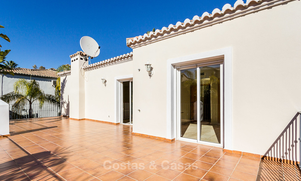 Villa for sale within walking distance of the golf course and commercial centre in Guadalmina, Marbella 3245