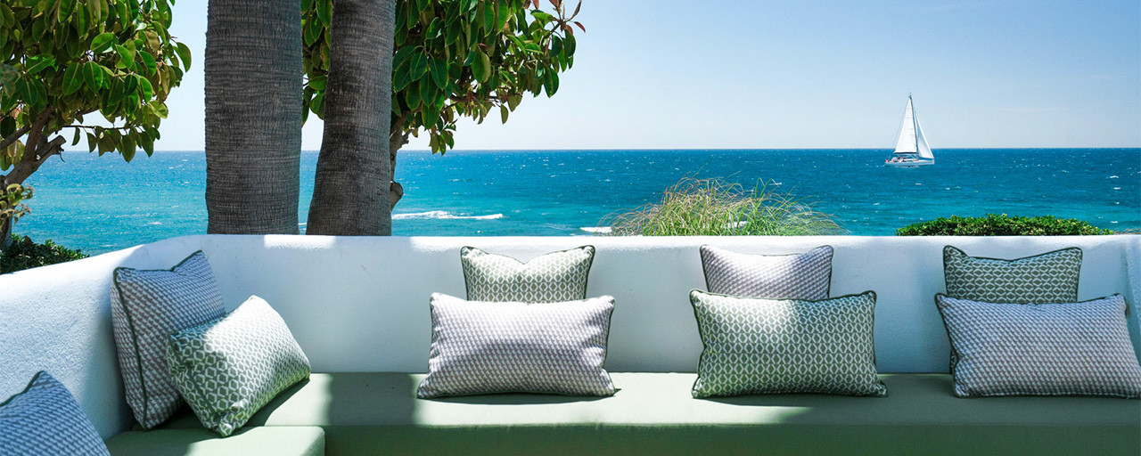 Beachfront, boutique apartment for sale in Puente Romano on Marbella's Golden Mile