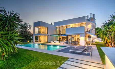 Contemporary, Beachside Villa for Sale in Puerto Banus, Marbella. Price reduced! 3455