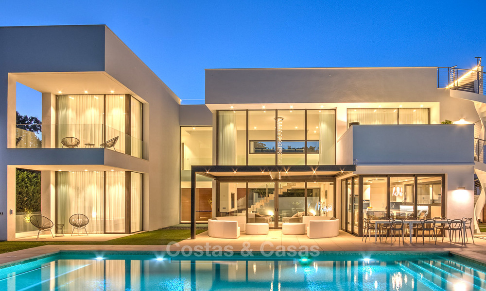 Contemporary, Beachside Villa for Sale in Puerto Banus, Marbella. Price reduced! 3456