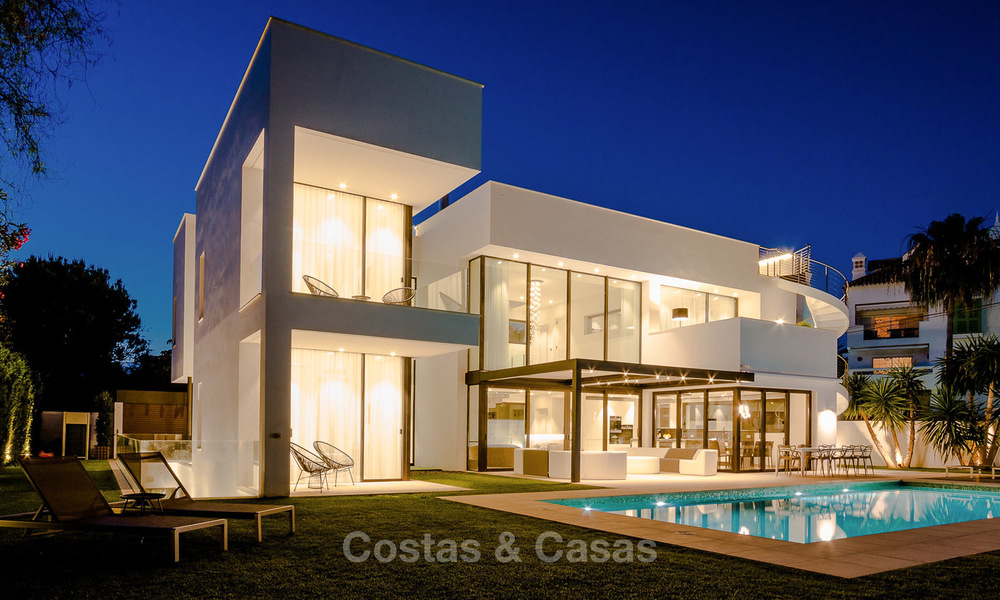 Contemporary, Beachside Villa for Sale in Puerto Banus, Marbella. Price reduced! 3457
