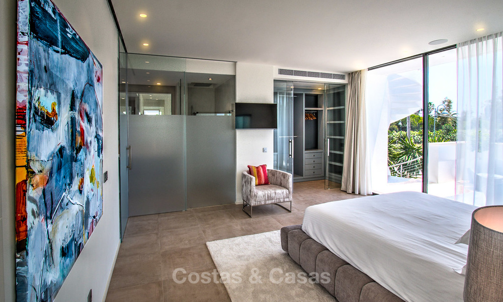Contemporary, Beachside Villa for Sale in Puerto Banus, Marbella. Price reduced! 3465