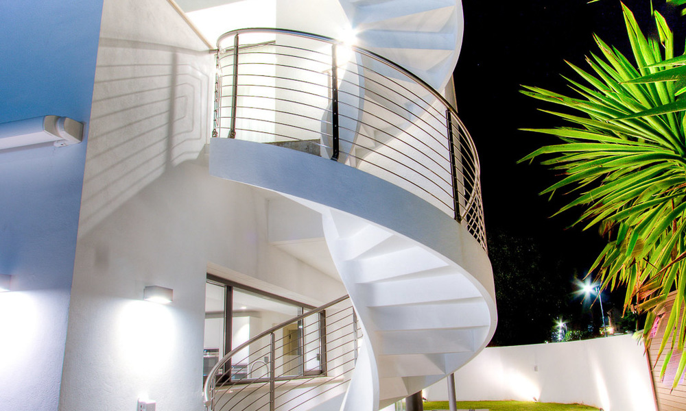 Contemporary, Beachside Villa for Sale in Puerto Banus, Marbella. Price reduced! 3443