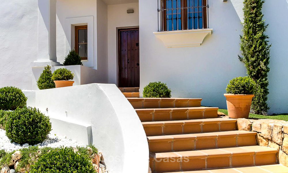 Ready to move in new villa for sale, first line golf in a gated golf resort, New Golden Mile, Marbella - Estepona 3529
