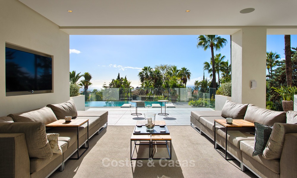 Attractive and spacious renovated luxury villa with majestic sea views for sale, Marbella East 3595