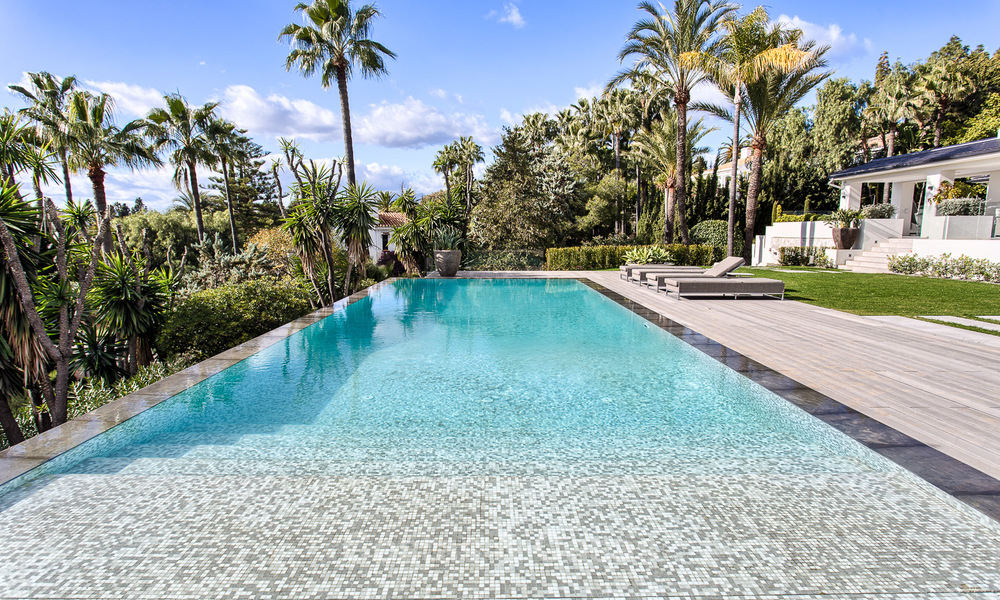 Attractive and spacious renovated luxury villa with majestic sea views for sale, Marbella East 3602