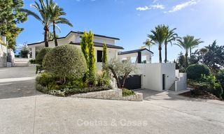 Attractive and spacious renovated luxury villa with majestic sea views for sale, Marbella East 3606 
