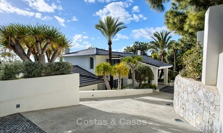 Attractive and spacious renovated luxury villa with majestic sea views for sale, Marbella East 3608 