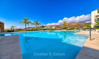 Luxury modern and spacious apartment for sale in a 5 star golf resort on the New Golden Mile in Benahavis - Marbella 3696 