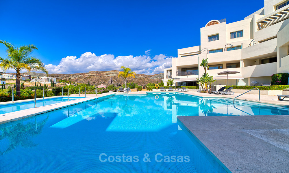 Luxury modern and spacious apartment for sale in a 5 star golf resort on the New Golden Mile in Benahavis - Marbella 3697