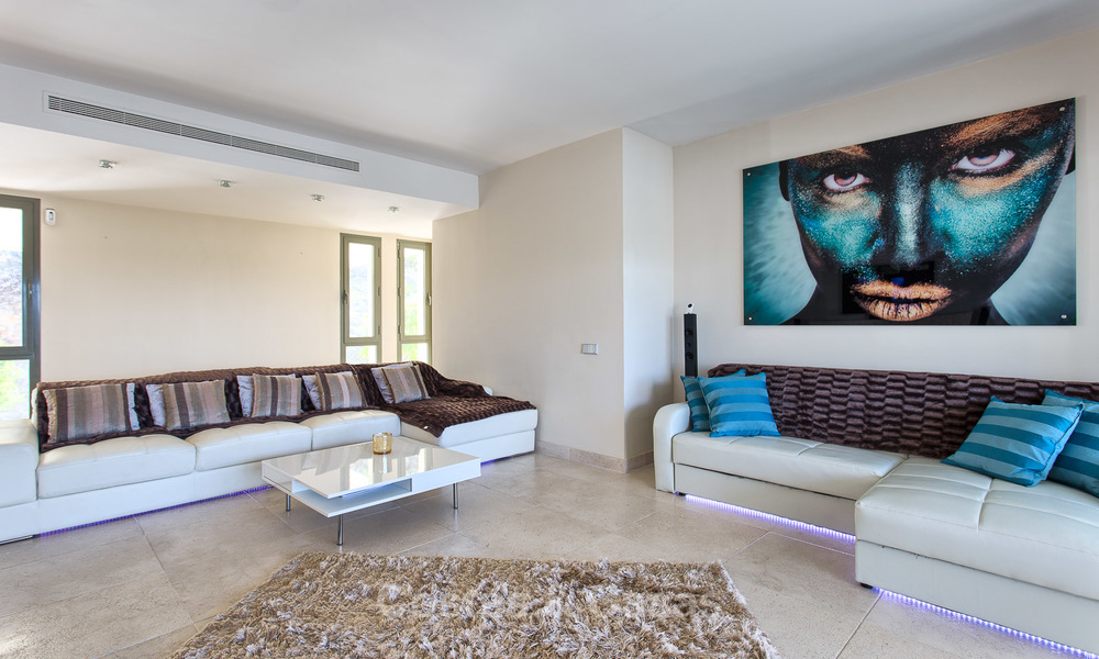 Luxury modern and spacious apartment for sale in a 5 star golf resort on the New Golden Mile in Benahavis - Marbella 3687