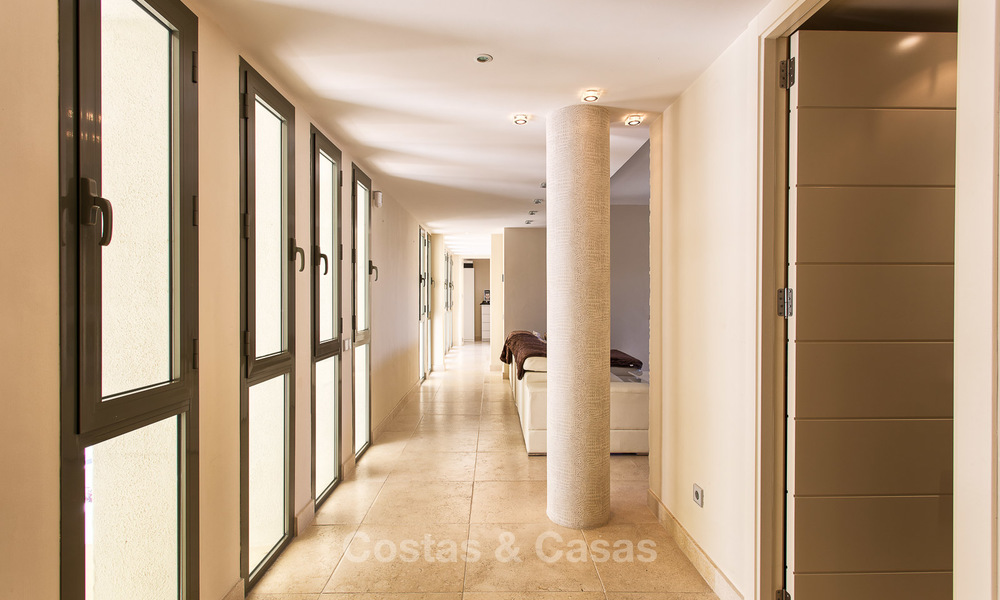 Luxury modern and spacious apartment for sale in a 5 star golf resort on the New Golden Mile in Benahavis - Marbella 3691