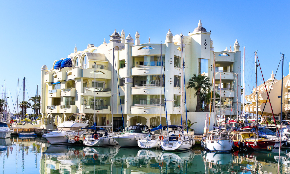 New modern beachfront apartments for sale in Torremolinos, Costa del Sol. Completed. Last apartment. 4204