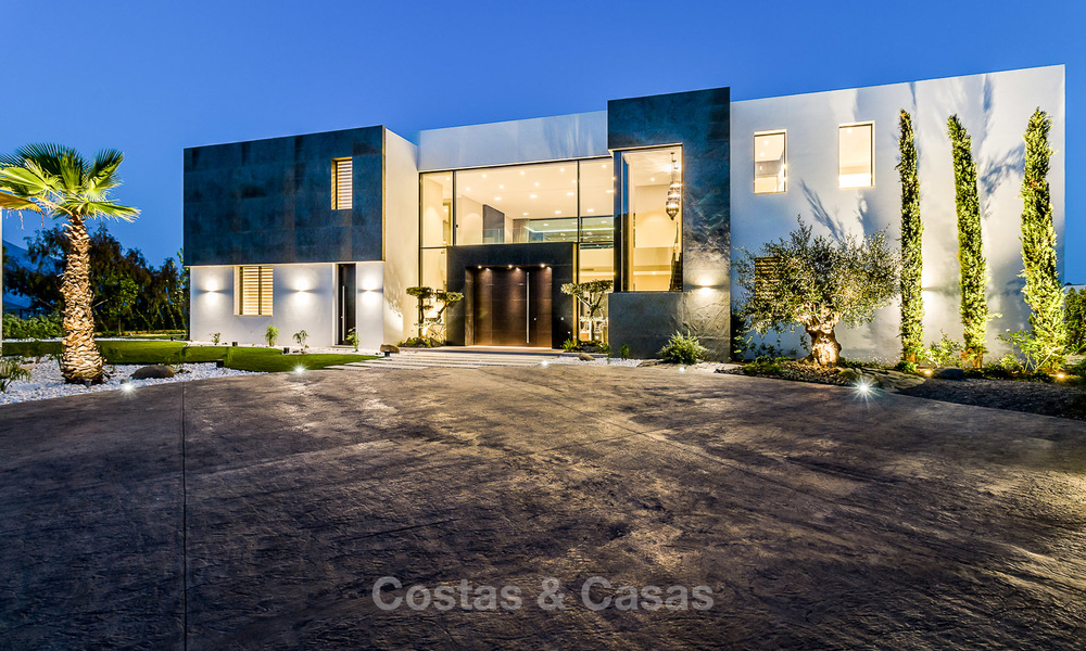 Modern contemporary luxury villa for sale in El Madroñal, Benahavis - Marbella 3867