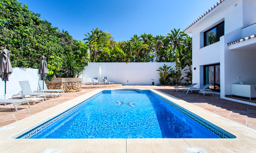 Recently renovated beach side luxury villa for sale in Los Monteros, East Marbella 4036