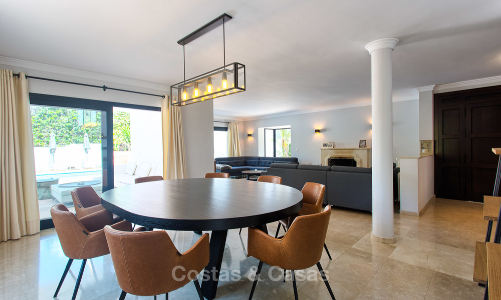 Recently renovated beach side luxury villa for sale in Los Monteros, East Marbella 4044