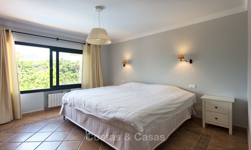 Recently renovated beach side luxury villa for sale in Los Monteros, East Marbella 4054