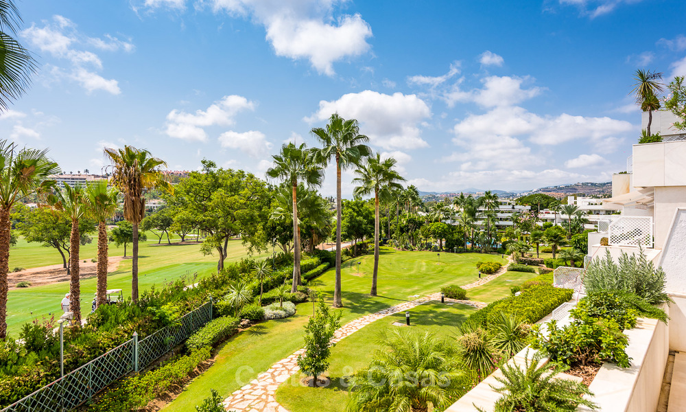 First line golf, spacious luxury penthouse for sale in Nueva Andalucia - Marbella 4015