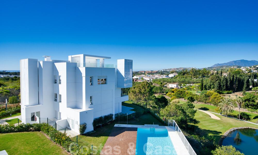 Exclusive new apartments for sale in an upscale golf resort in Benahavis - Marbella. Ready. Last unit - Penthouse! 33218
