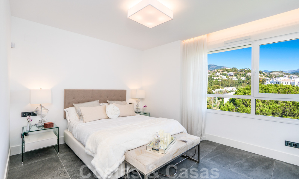 Exclusive new apartments for sale in an upscale golf resort in Benahavis - Marbella. Ready. Last unit - Penthouse! 33225