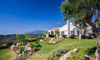 Exclusive villa for sale, with sea views, in a gated resort in Marbella - Benahavis 22354 