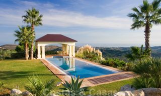 Exclusive villa for sale, with sea views, in a gated resort in Marbella - Benahavis 22359 