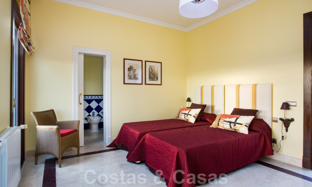 Exclusive villa for sale, with sea views, in a gated resort in Marbella - Benahavis 22378
