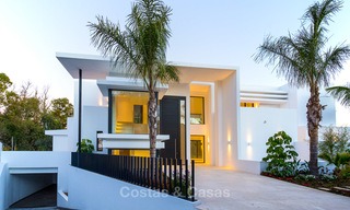 Spacious modern luxury villa for sale near the beach and golf course in Marbella - Estepona 4271 