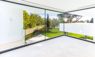 Spacious modern luxury villa for sale near the beach and golf course in Marbella - Estepona 4273 