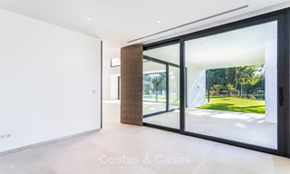 Spacious modern luxury villa for sale near the beach and golf course in Marbella - Estepona 4275 