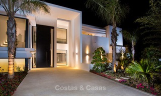 Spacious modern luxury villa for sale near the beach and golf course in Marbella - Estepona 4279 