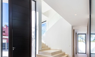 Spacious modern luxury villa for sale near the beach and golf course in Marbella - Estepona 4280 