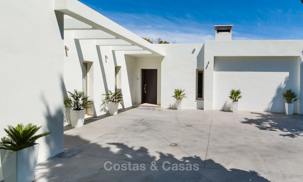 Modern villa for sale near the beach and frontline golf in Marbella - Estepona 4281