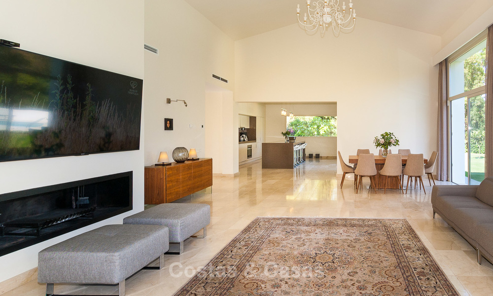 Modern villa for sale near the beach and frontline golf in Marbella - Estepona 4298