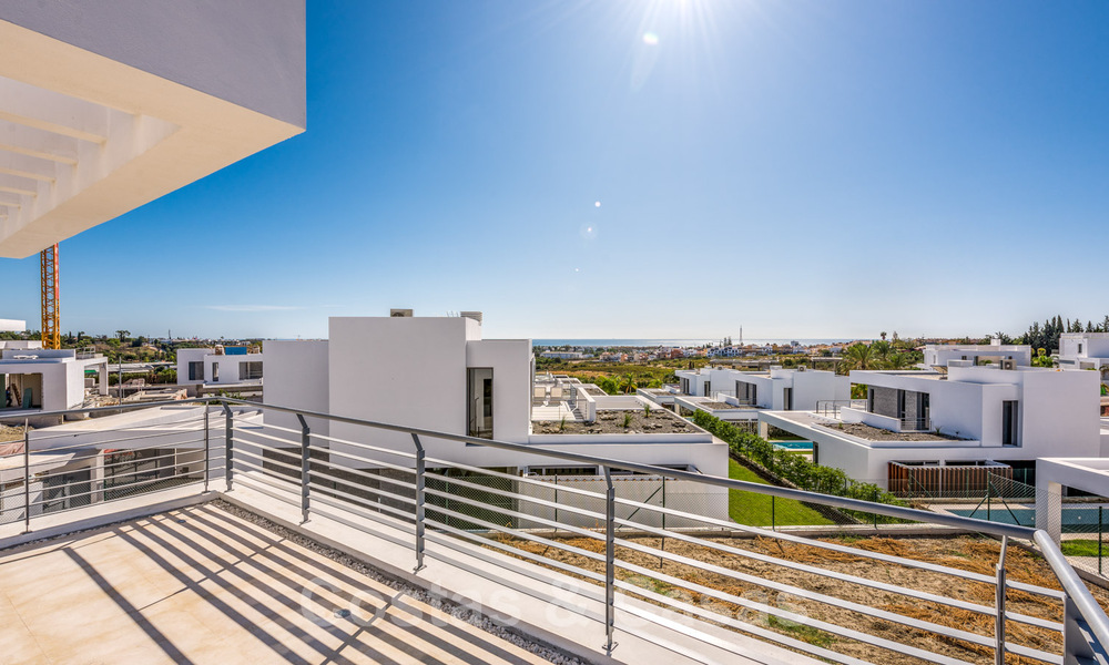 Last villa! Stunning, spacious, modern luxury villas with sea views for sale in a new complex between Estepona and Marbella 32053