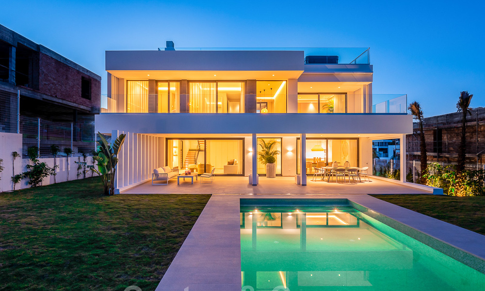 Delightful modern-contemporary villas for sale in a new boutique project between Estepona and Marbella 19697